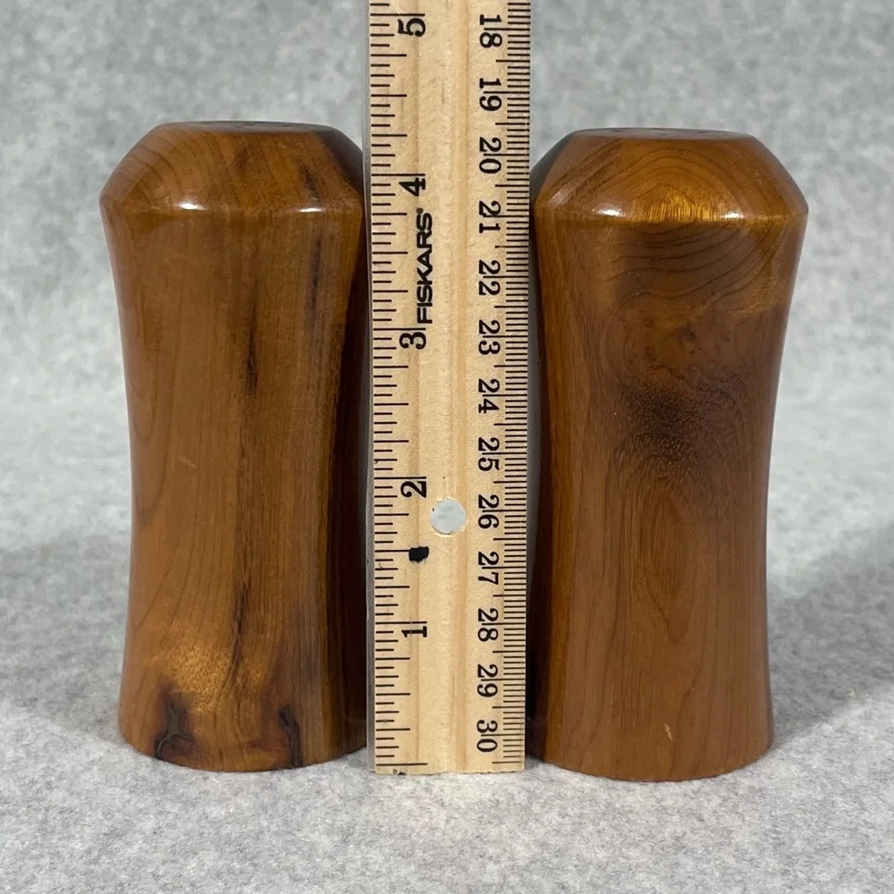 Vintage‎ Salt & Pepper Shakers Mid Century MCM Baker Solid Wood Collectible